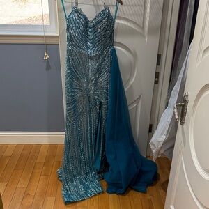 Elegant Teal Sequin Wedding Dress